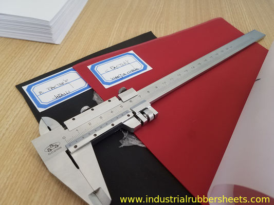 幅広い温度範囲と環境に優しい特性を備えた高引張強度シリコーンゴムシート（工業用および医療用）